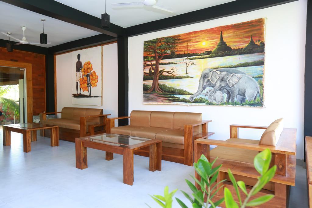 Eco Hotel Black&White - Anuradhapura Mihintale Exterior foto