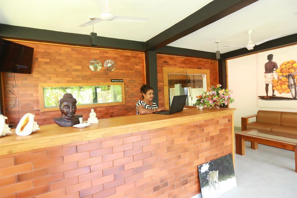 Eco Hotel Black&White - Anuradhapura Mihintale Exterior foto